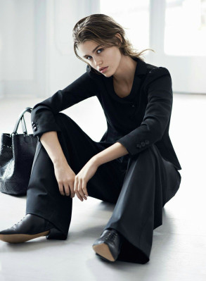 Luna Bijl - Emporio Armani Cruise