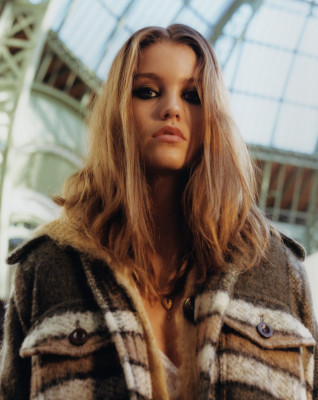 Luna Bijl - Chloe Fall/Winter 2017 Fashion Show in Paris