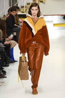 Luna Bijl - Tod s Fall/Winter 2018 Fashion Show in Milan