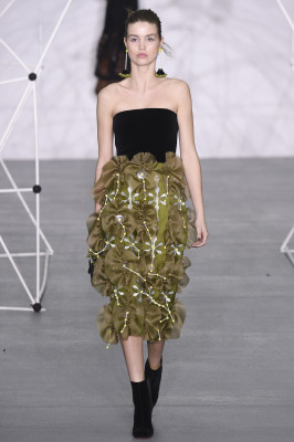 Luna Bijl - Holly Fulton Autumn/Winter Fashion Show in Paris