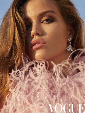 Luna Bijl - Vogue China 