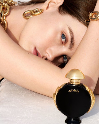 Luna Bijl for Rabanne Olympea