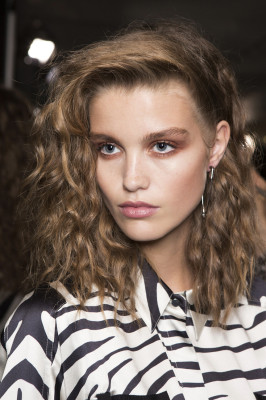  Luna Bijl - TopShop Unique Spring/Summer 2017 Fashion Show in London