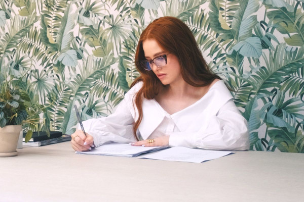 MADELAINE PETSCH and Abbvie for a Campaign Empowering Women 07/29/2020