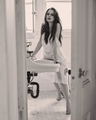 Madelaine Petsch-«Numéro» 2021
