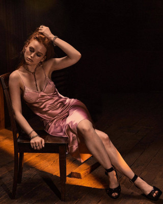 Madelaine Petsch-«Numéro» 2021
