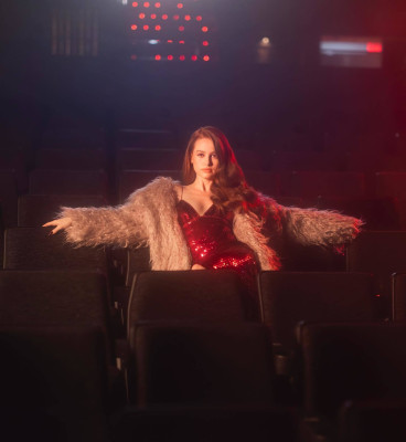 Madelaine Petsch-chon Magazine, January 2022