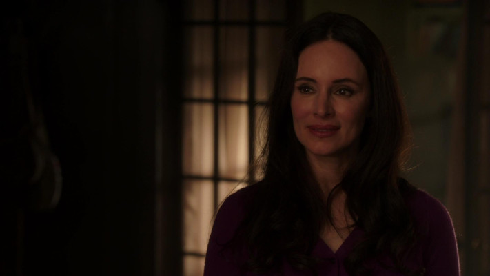 Madeleine Stowe - Revenge (2012) 2x01 &#039;Destiny&#039;