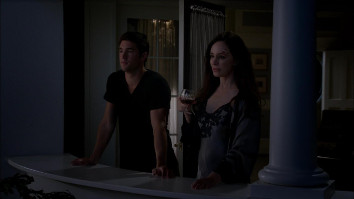 Madeleine Stowe - Revenge (2012) 2x03 &#039;Confidence&#039;