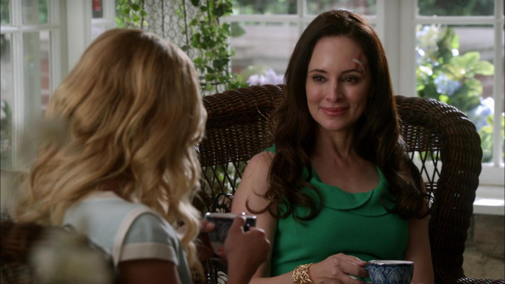 Madeleine Stowe - Revenge (2012) 2x03 &#039;Confidence&#039;