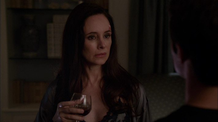 Madeleine Stowe - Revenge (2012) 2x03 &#039;Confidence&#039;