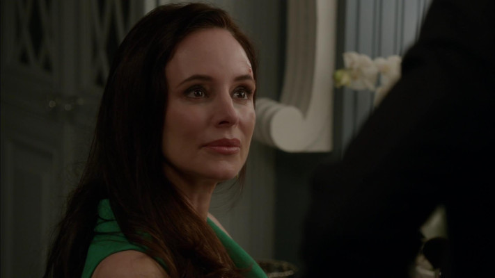 Madeleine Stowe - Revenge (2012) 2x03 &#039;Confidence&#039;