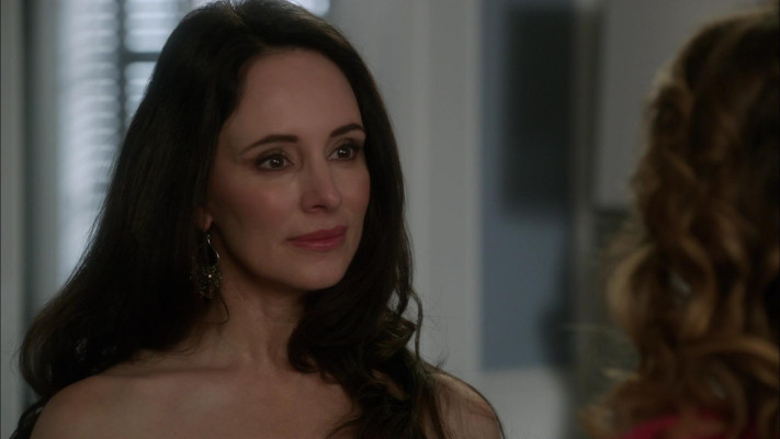 Madeleine Stowe - Revenge (2012) 2x04 &#039;Intuition&#039;
