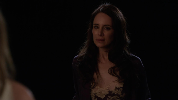 Madeleine Stowe - Revenge (2012) 2x06 &#039;Illusion&#039;