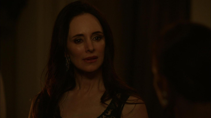 Madeleine Stowe - Revenge (2013) 2x12 &#039;Collusion&#039;