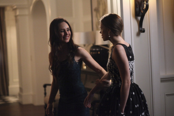 Madeleine Stowe - Revenge (2013) 2x12 &#039;Collusion&#039;