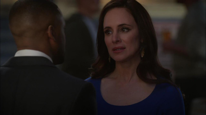 Madeleine Stowe - Revenge (2013) 2x17 &#039;Victory&#039;