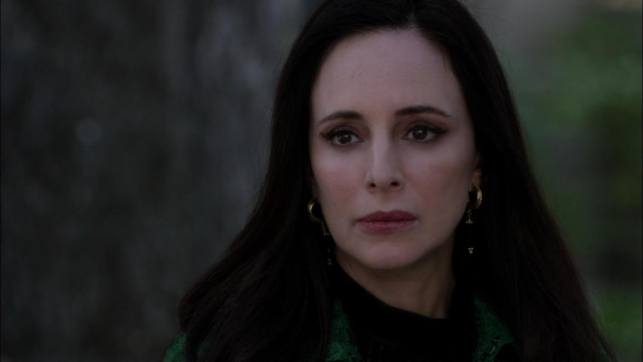 Madeleine Stowe - Revenge (2013) 2x18 &#039;Masquerade&#039;