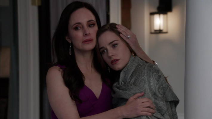 Madeleine Stowe - Revenge (2013) 2x18 &#039;Masquerade&#039;