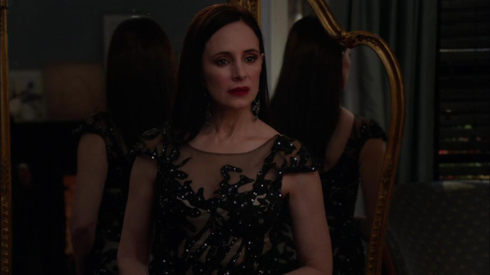 Madeleine Stowe - Revenge (2013) 2x18 &#039;Masquerade&#039;