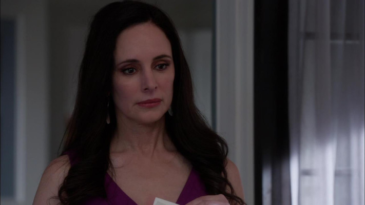 Madeleine Stowe - Revenge (2013) 2x18 &#039;Masquerade&#039;