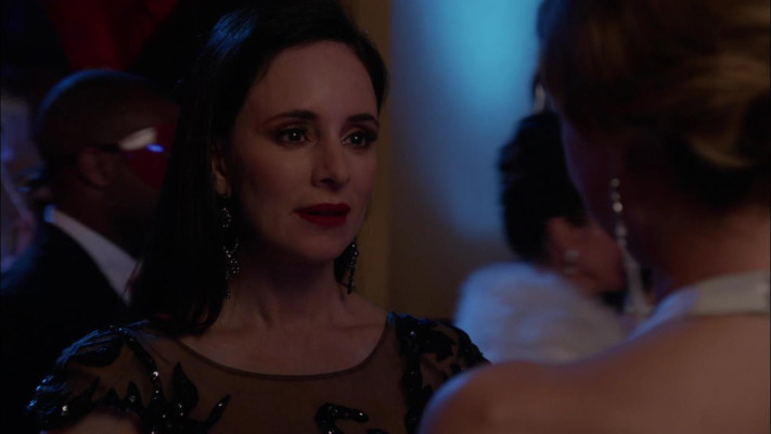 Madeleine Stowe - Revenge (2013) 2x18 &#039;Masquerade&#039;