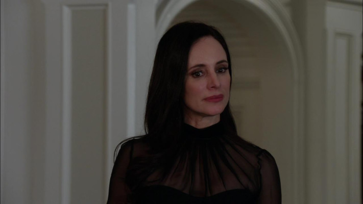Madeleine Stowe - Revenge (2013) 2x18 &#039;Masquerade&#039;