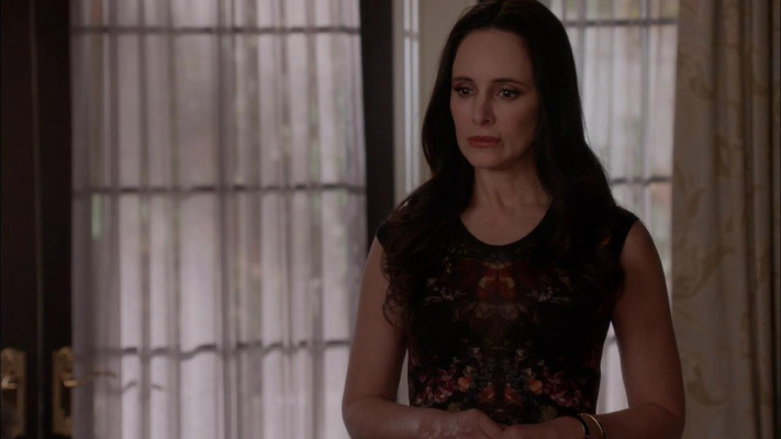 Madeleine Stowe - Revenge (2013) 2x19 &#039;Identity&#039;