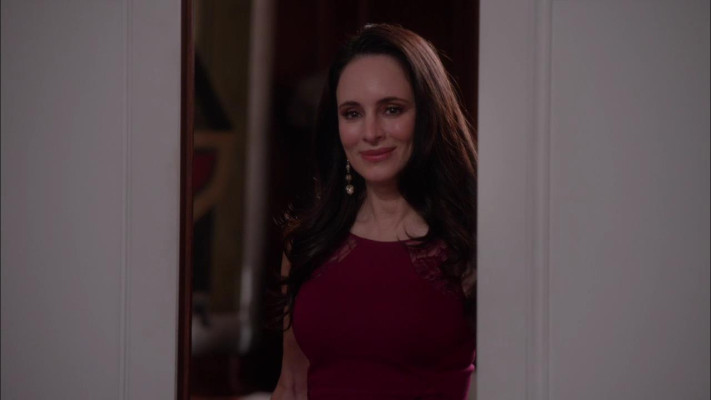 Madeleine Stowe - Revenge (2013) 2x20 &#039;Engagement&#039;