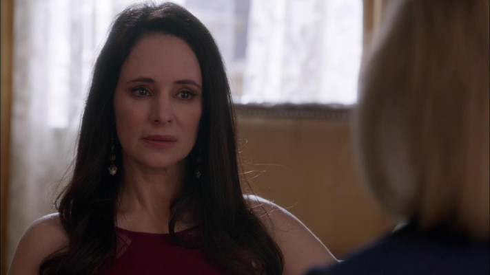 Madeleine Stowe - Revenge (2013) 2x20 &#039;Engagement&#039;