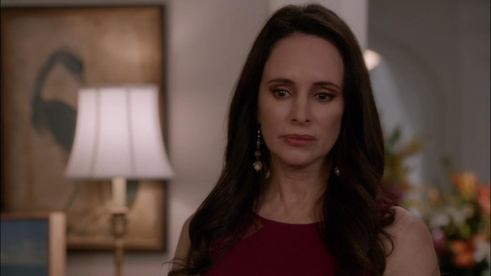 Madeleine Stowe - Revenge (2013) 2x20 &#039;Engagement&#039;