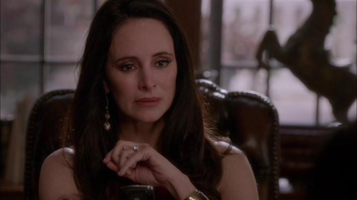 Madeleine Stowe - Revenge (2013) 2x20 &#039;Engagement&#039;
