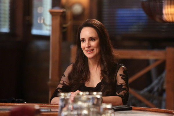 Madeleine Stowe - Revenge (2013) 2x20 &#039;Engagement&#039;