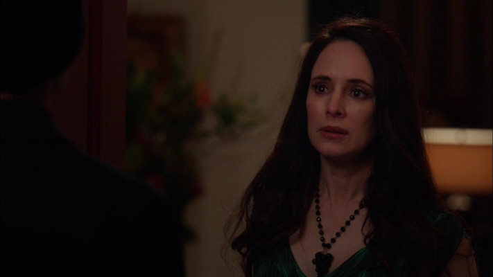 Madeleine Stowe - Revenge (2013) 2x22 &#039;Truth: Part 2&#039;