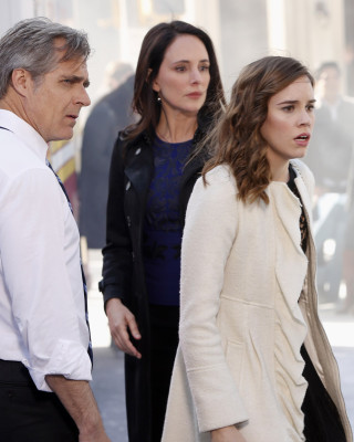 Madeleine Stowe - Revenge (2013) 2x22 &#039;Truth: Part 2&#039;