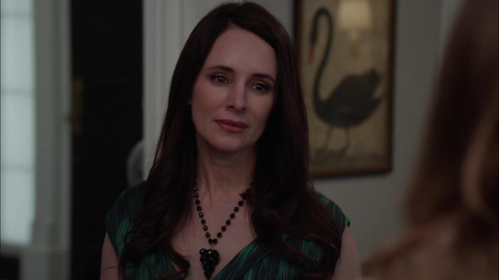 Madeleine Stowe - Revenge (2013) 2x22 &#039;Truth: Part 2&#039;