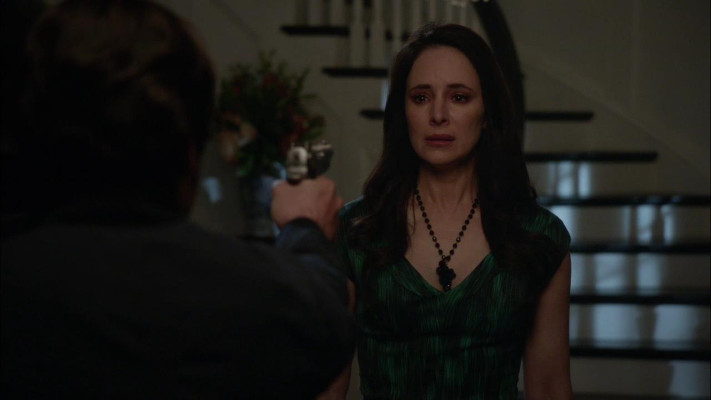 Madeleine Stowe - Revenge (2013) 2x22 &#039;Truth: Part 2&#039;