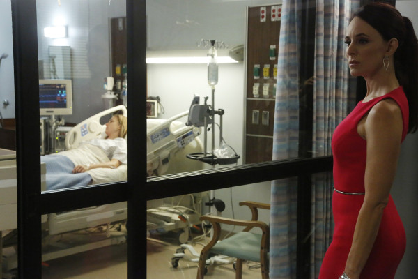 Madeleine Stowe - Revenge (2014) 3x12 &#039;Endurance&#039;