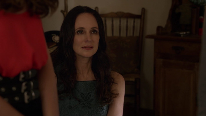 Madeleine Stowe - Revenge (2014) 4x03 &#039;Ashes&#039;