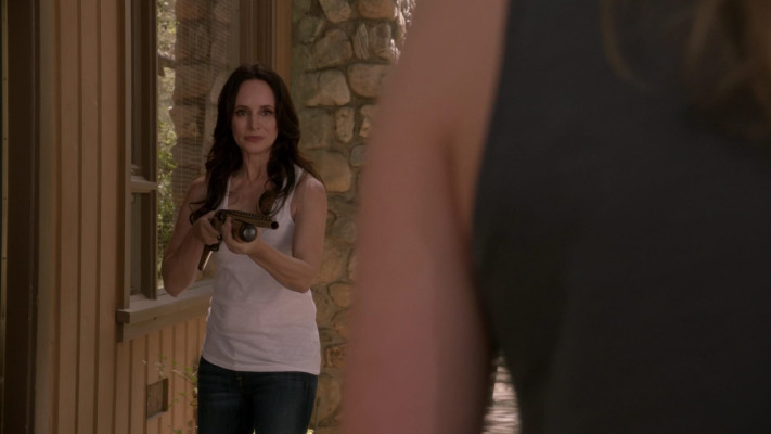 Madeleine Stowe - Revenge (2014) 4x03 &#039;Ashes&#039;
