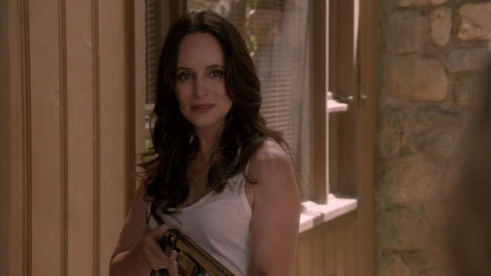 Madeleine Stowe - Revenge (2014) 4x03 &#039;Ashes&#039;