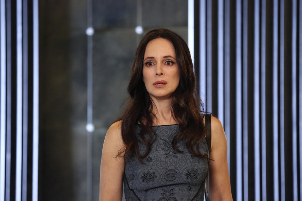 Madeleine Stowe - Revenge (2014) 4x03 &#039;Ashes&#039;