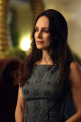 Madeleine Stowe - Revenge (2014) 4x03 &#039;Ashes&#039;