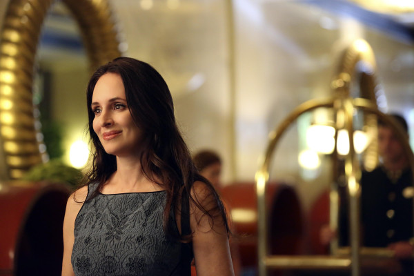 Madeleine Stowe - Revenge (2014) 4x03 &#039;Ashes&#039;
