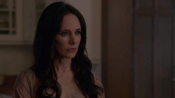 Madeleine Stowe - Revenge (2014) 4x07 &#039;Ambush&#039;
