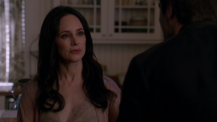 Madeleine Stowe - Revenge (2014) 4x07 &#039;Ambush&#039;