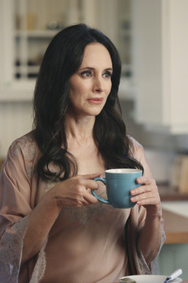 Madeleine Stowe - Revenge (2014) 4x07 &#039;Ambush&#039;
