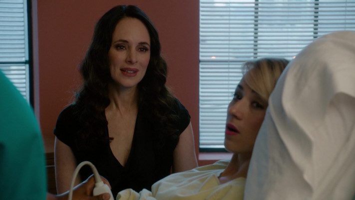 Madeleine Stowe - Revenge (2015) 4x17 &#039;Loss&#039;