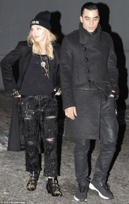 Madonna pic #697379