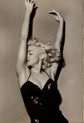Madonna pic #250095